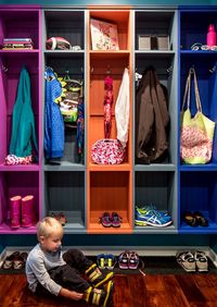 Детская цветная гардеробная комната Новочеркасск